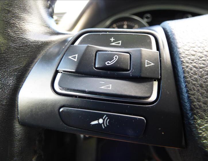 Volkswagen Passat CC 15