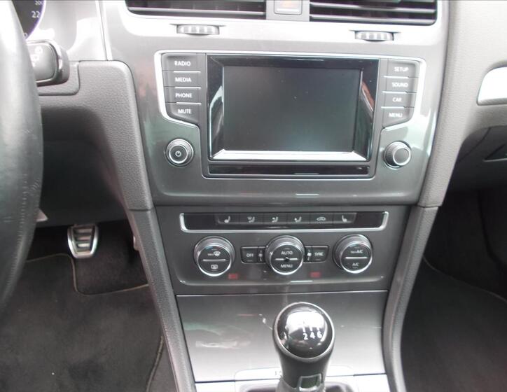 Volkswagen Golf 21