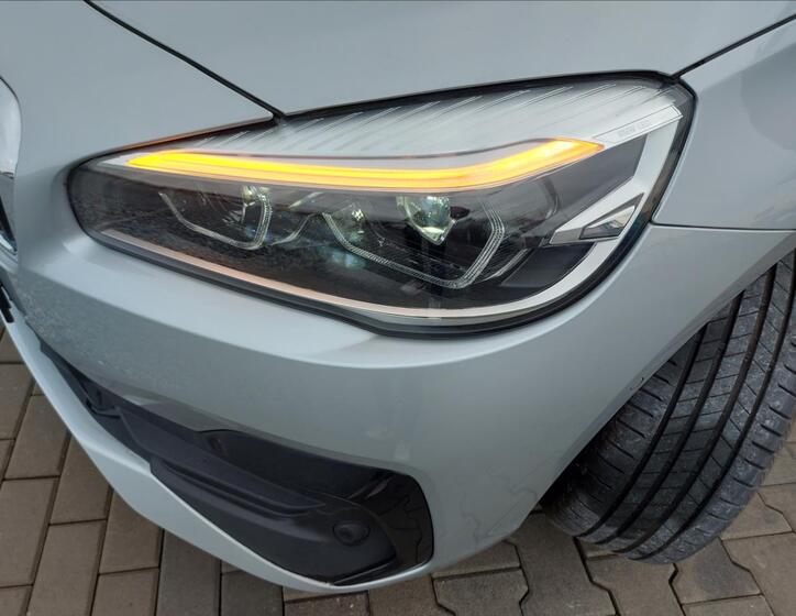 BMW Řada 2 52
