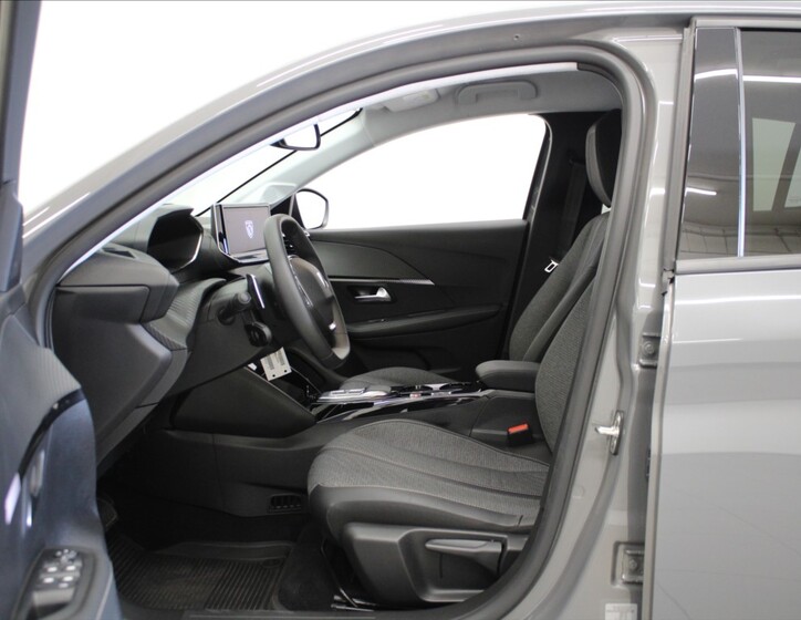 Peugeot 208 6