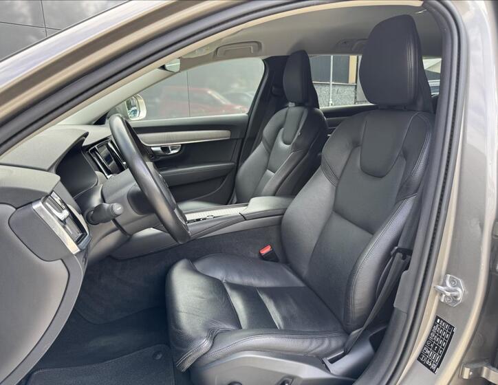 Volvo V90 11