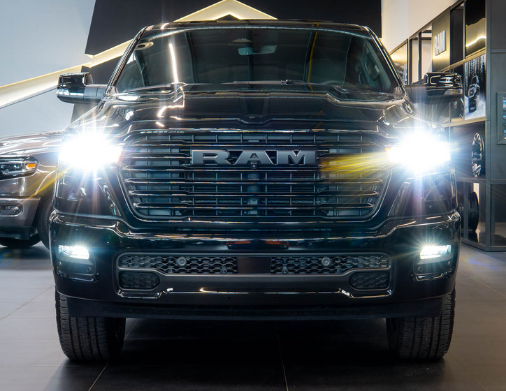 Dodge RAM 8