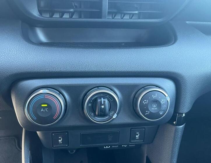 Toyota Yaris 24