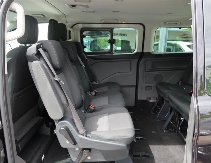 Ford Tourneo Custom 23