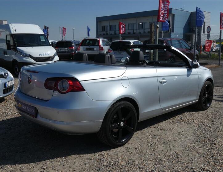 Volkswagen EOS 8