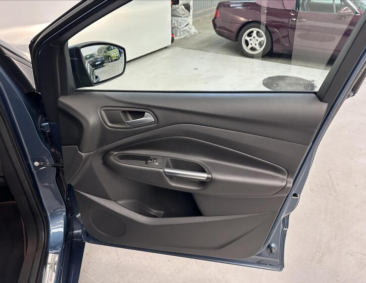 Ford Kuga 26