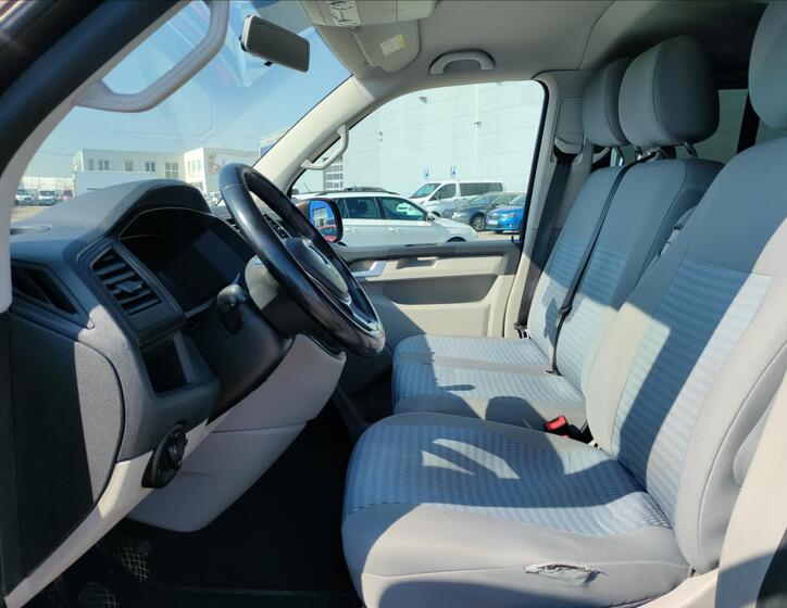 Volkswagen Caravelle 22