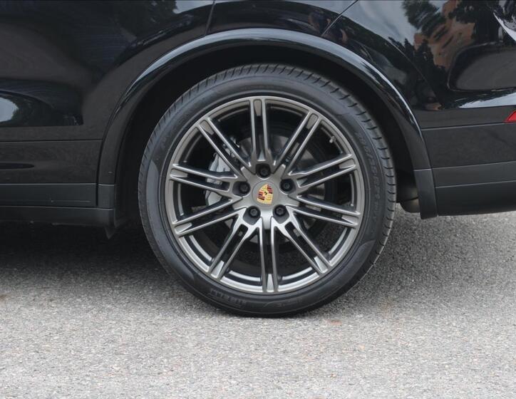 Porsche Cayenne 11