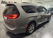 Chrysler Pacifica 5