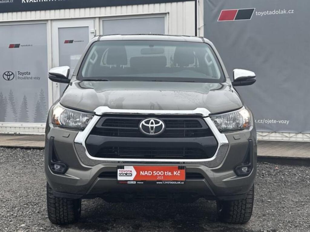 Toyota Hilux 2