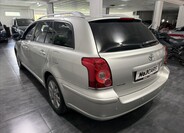 Toyota Avensis 4