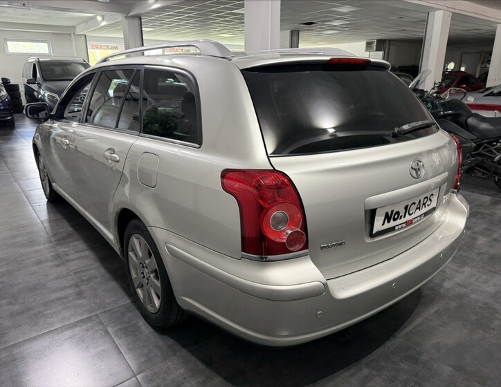 Toyota Avensis 4
