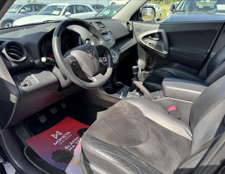 Toyota RAV4 10