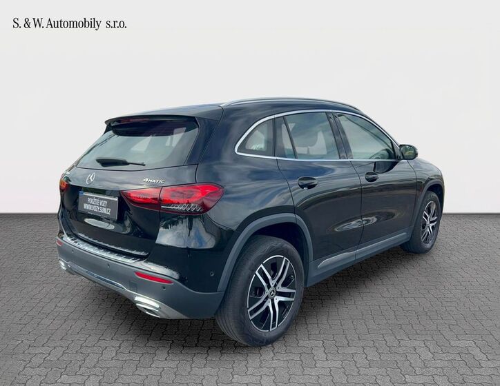 Mercedes-Benz GLA 6