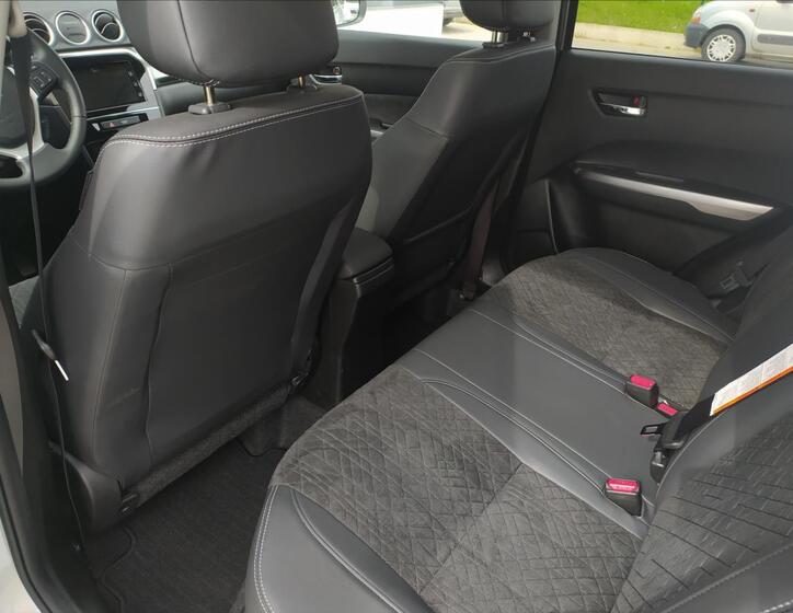 Suzuki Vitara 10