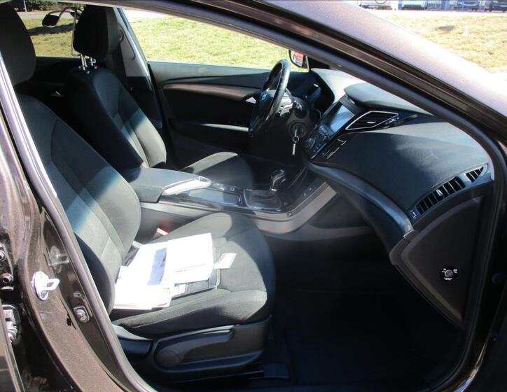 Hyundai i40 13