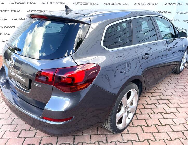 Opel Astra 8