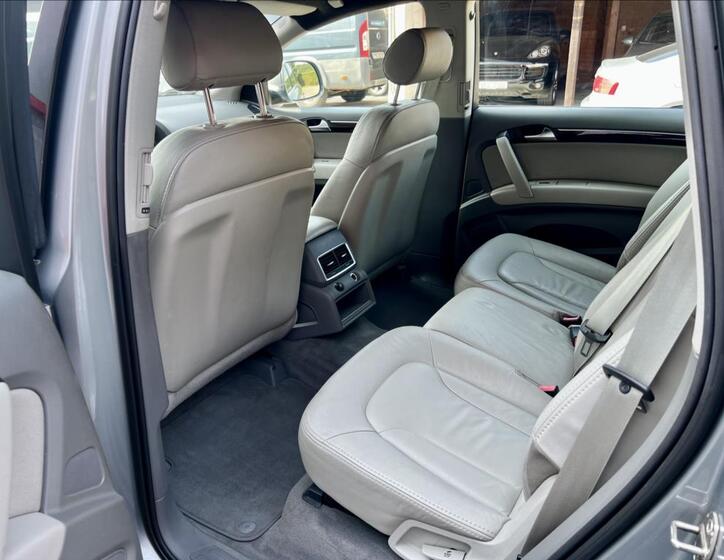 Audi Q7 13
