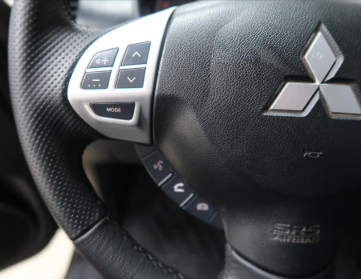 Mitsubishi L200 18