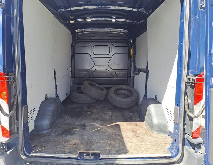 Ford Transit 8