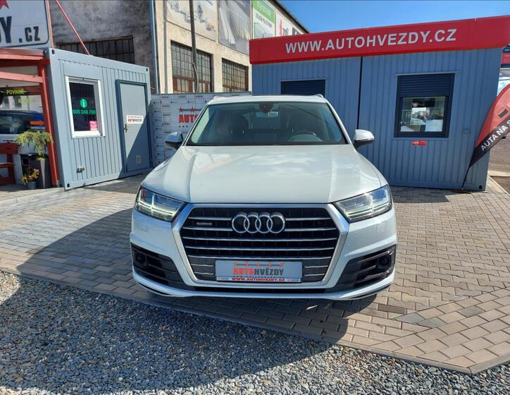 Audi Q7 4