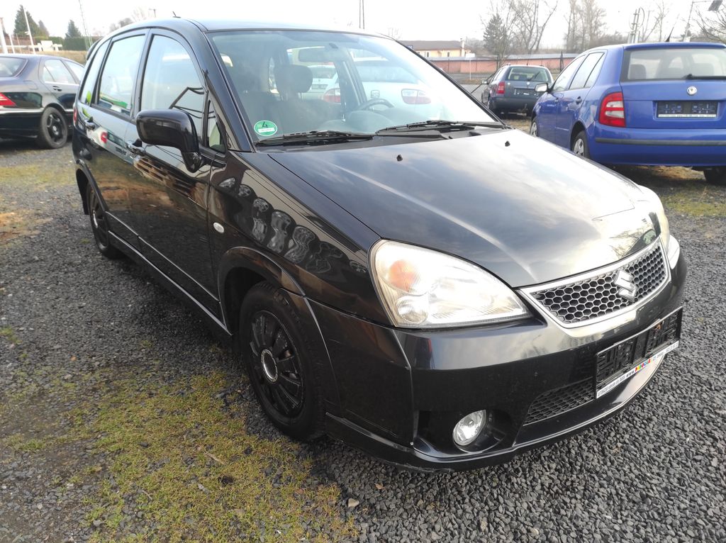 Suzuki Liana