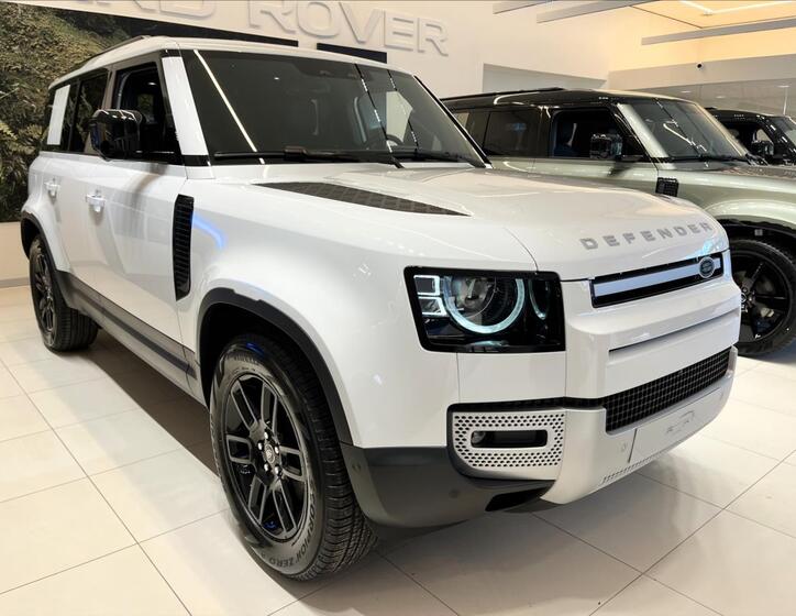 Land Rover Defender 7