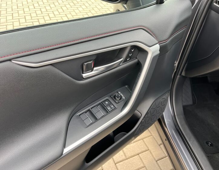 Toyota RAV4 12