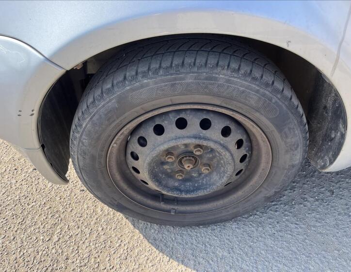 Toyota Yaris 25