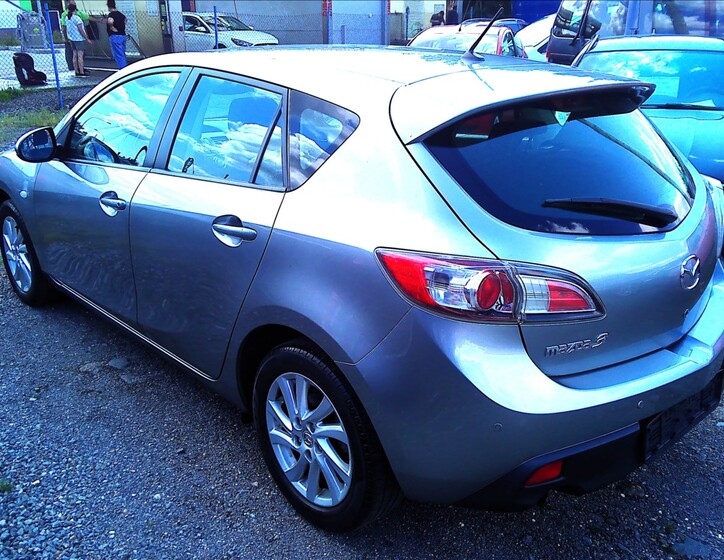 Mazda 3 5