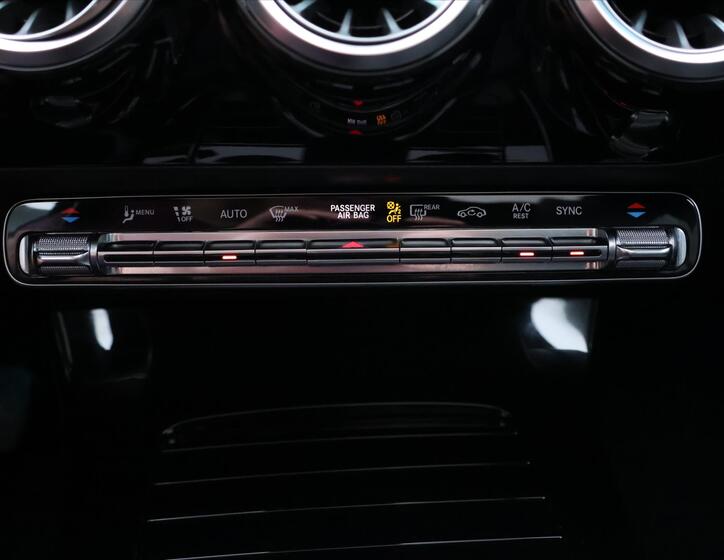 Mercedes-Benz CLA 33