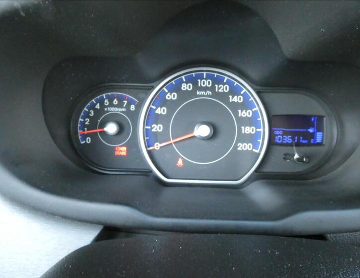 Hyundai i10 30