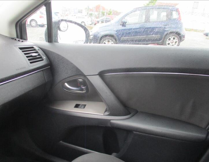 Toyota Avensis 22