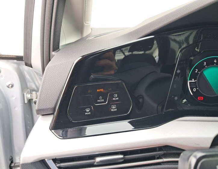 Volkswagen Golf 16