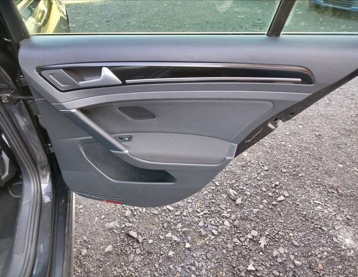 Volkswagen Golf 32