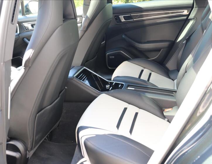 Porsche Panamera 47