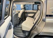 Land Rover Defender 12
