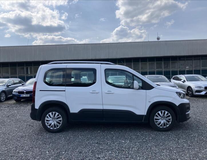 Peugeot Rifter 8