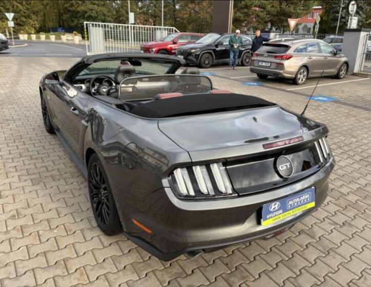 Ford Mustang 33