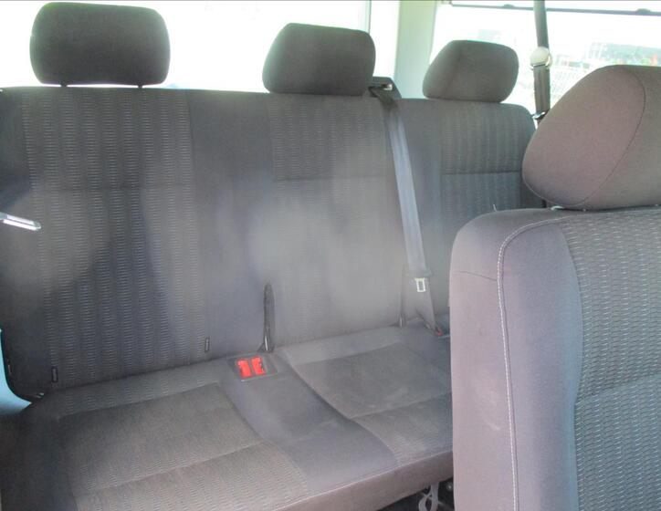 Volkswagen Caravelle 9