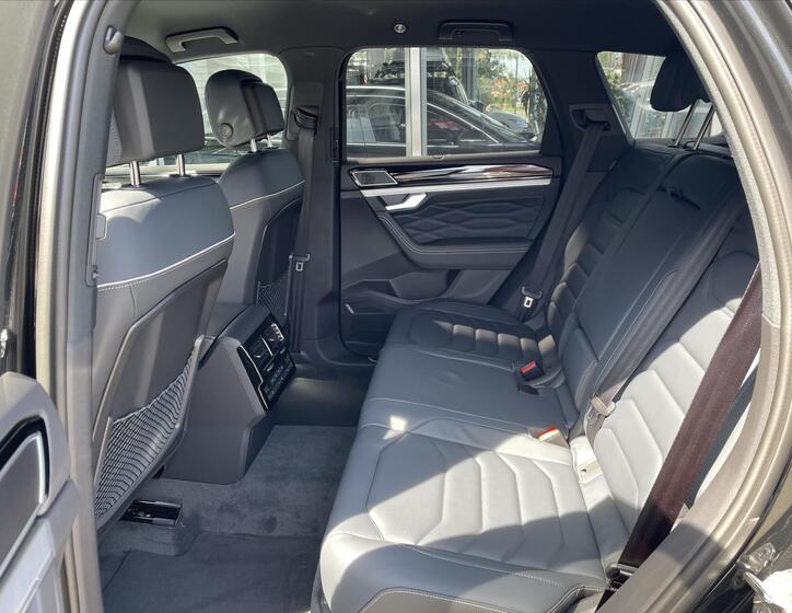 Volkswagen Touareg 11