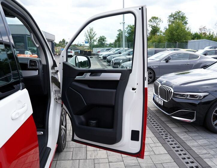 Volkswagen Caravelle 18