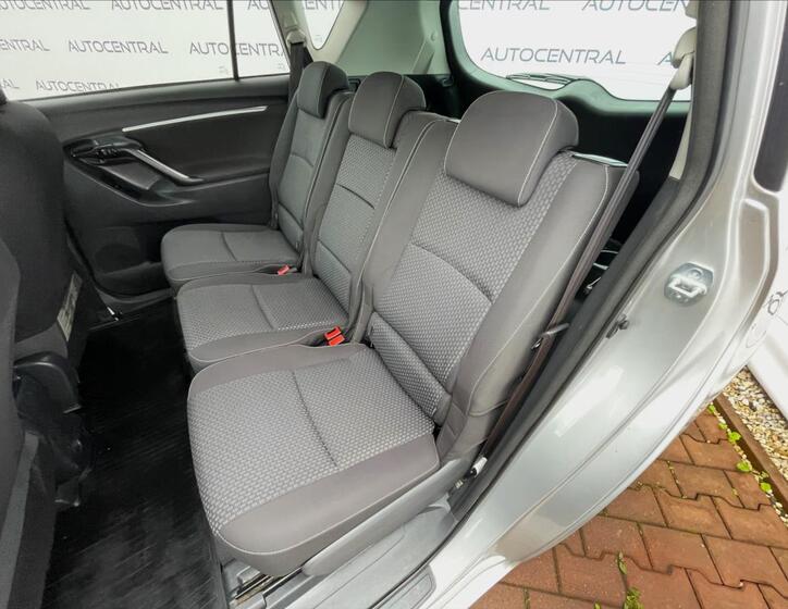 Toyota Verso 22