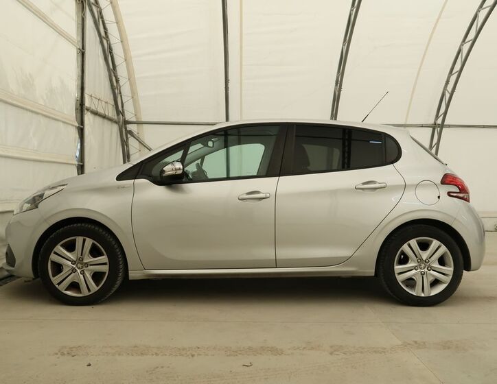 Peugeot 208 9