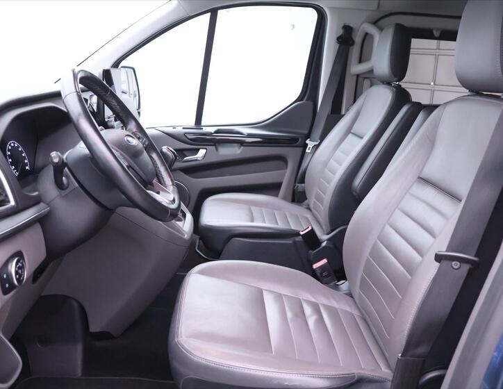 Ford Transit Custom 11