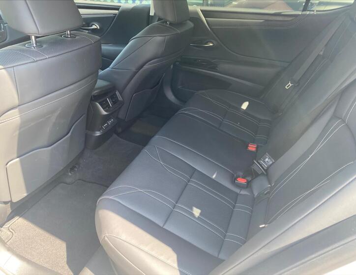 Lexus ES 300h 11