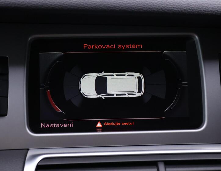 Audi Q7 25