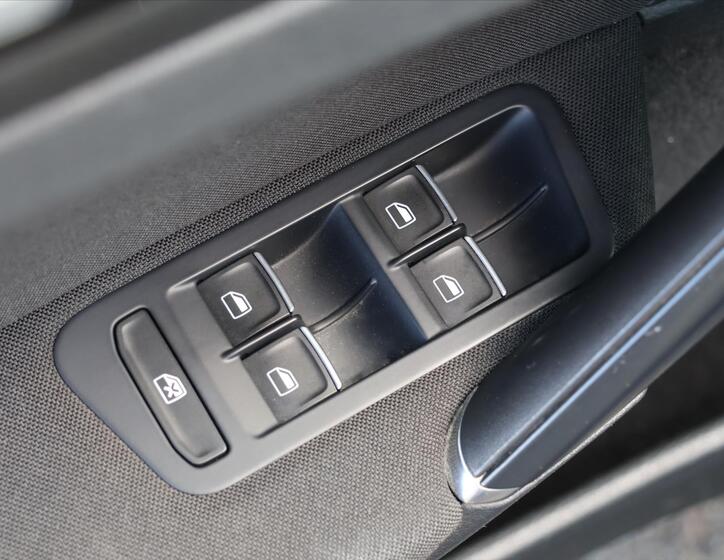 Volkswagen Golf 15