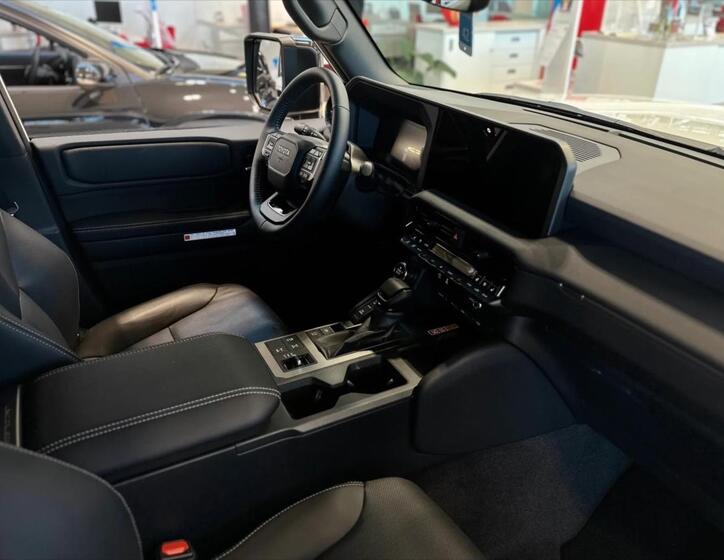 Toyota Land Cruiser 7