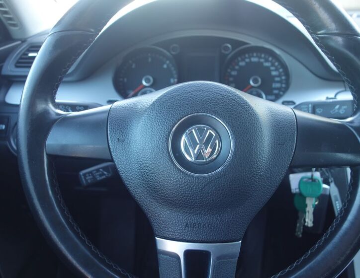 Volkswagen Passat 12